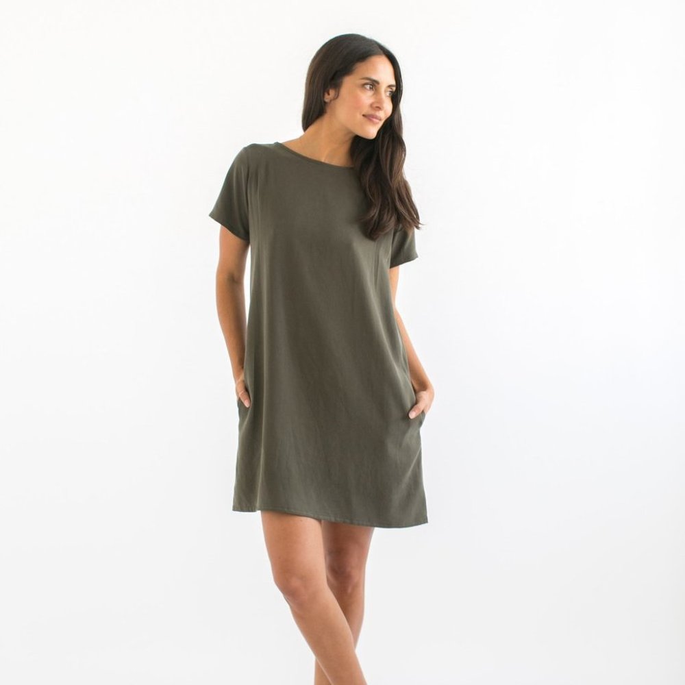 NWOT Sotela Pocket Shift Dress -  Size 1